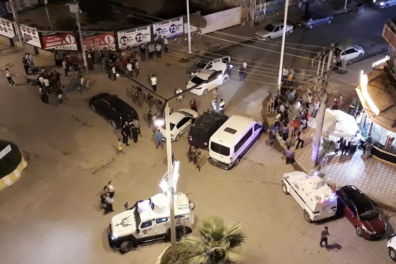 Dur ihtarına uymayan otomobilden silah çıktı